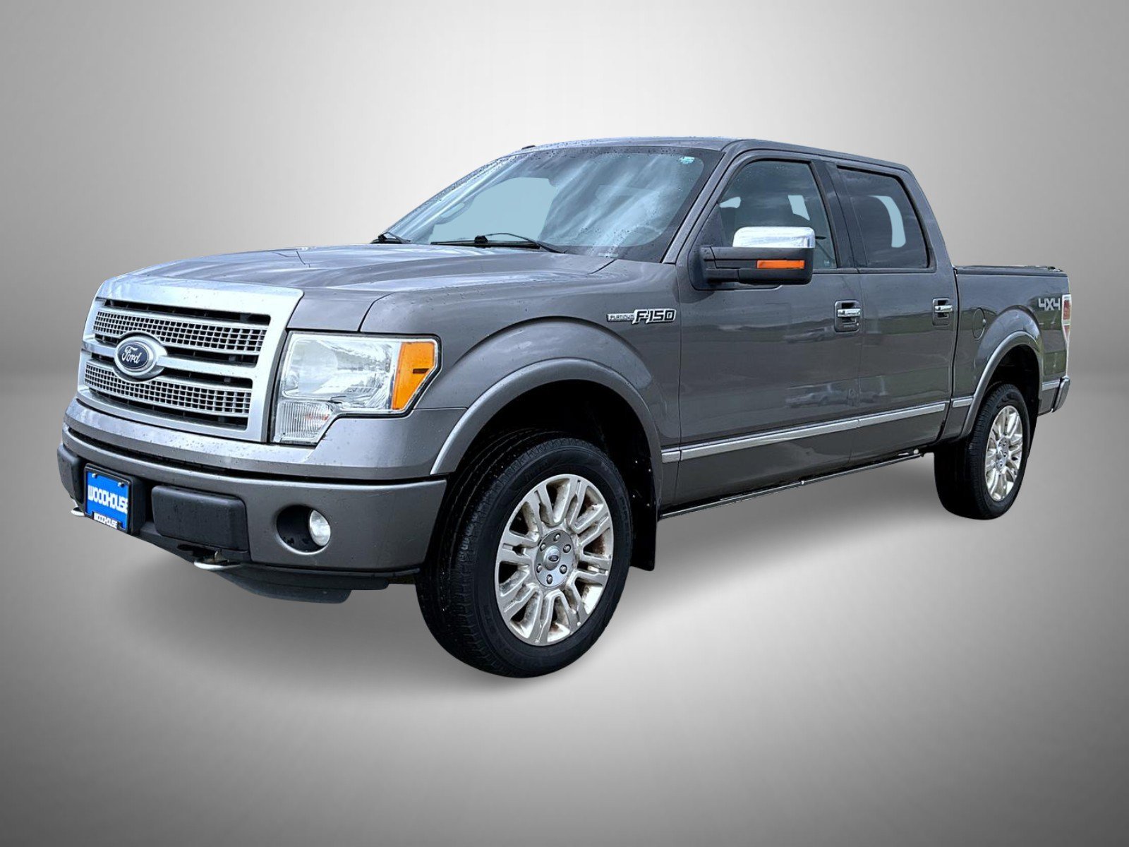Used 2011 Gray Ford Platinum image 1