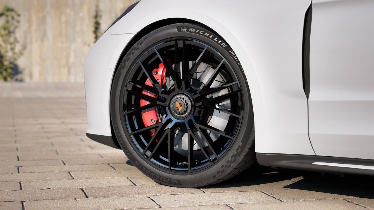 New 2027 Carrara White Metallic Porsche GTS image 10