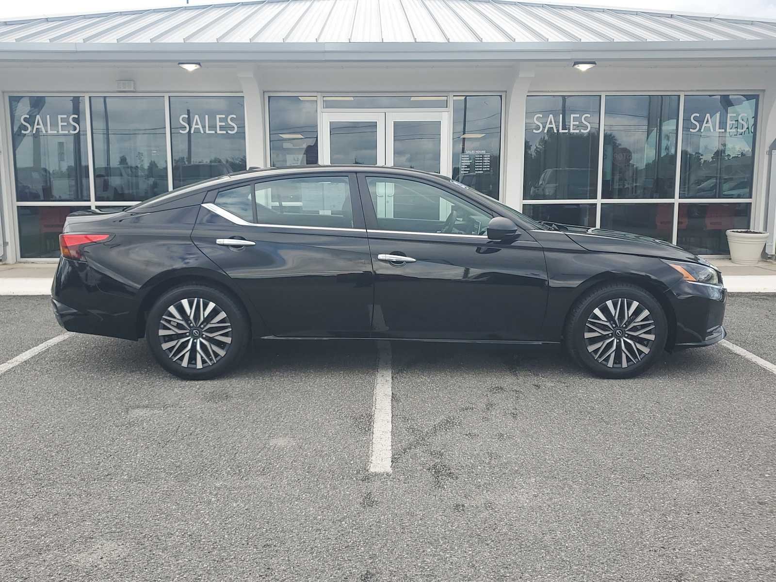 Used 2025 Black Nissan SV image 5