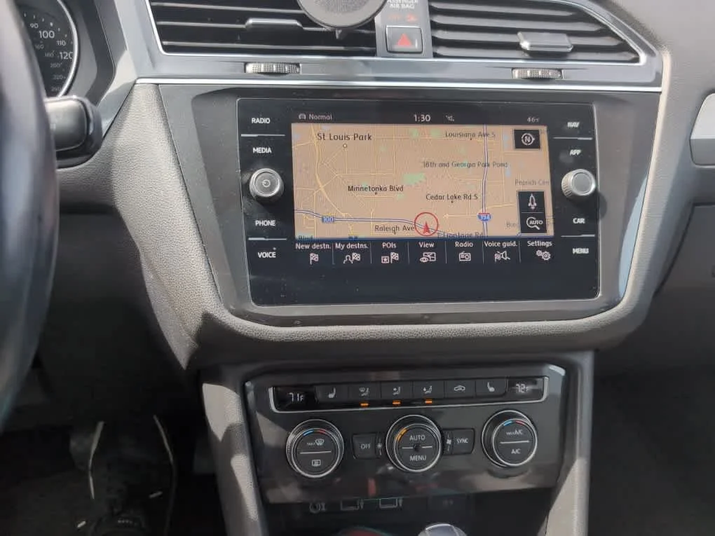 Used 2018 Volkswagen Tiguan SEL with VIN 3VV2B7AXXJM030954 for sale in Saint Louis Park, Minnesota