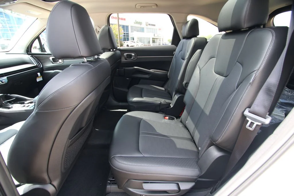 New 2026 Silver Kia  image 7