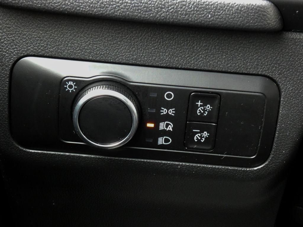 Used 2025 Gray Ford ST-Line image 27