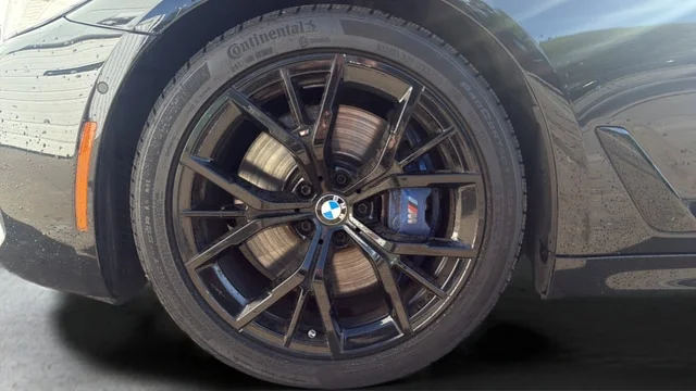 Used 2023 Black Sapphire Metallic BMW M550i xDrive image 30