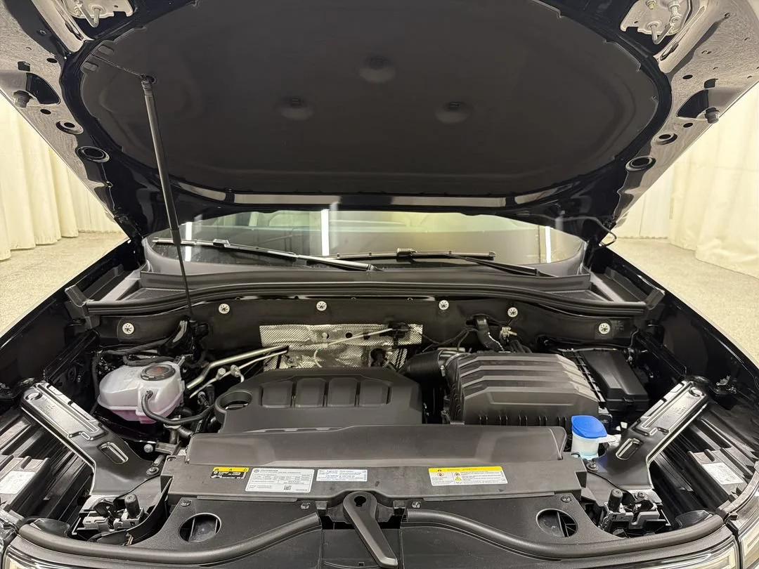 New 2026 Deep Black Pearl Volkswagen 2.0T SE w/Technology image 11