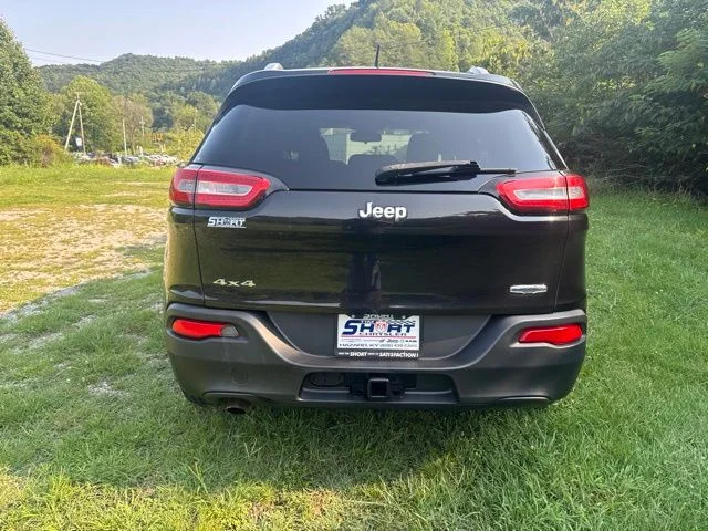 Used 2014 Black Jeep Latitude image 7