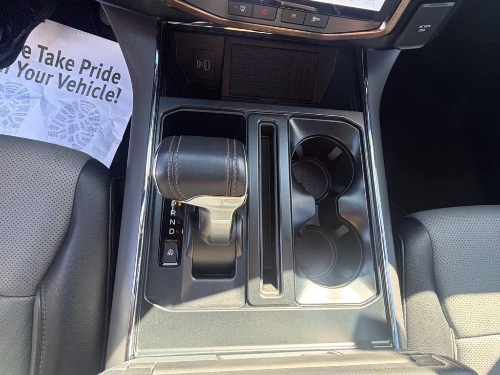 Used 2023 Red Metallic Ford Lariat image 39