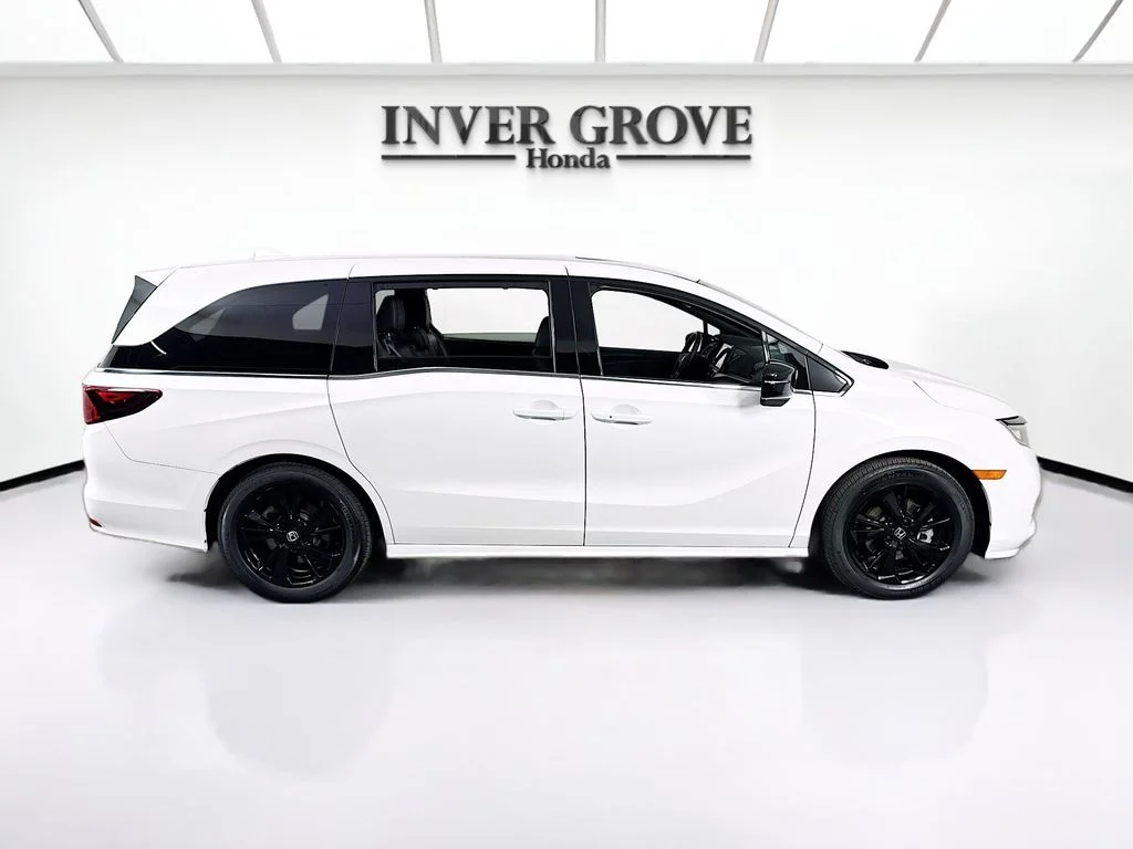 Used 2024  Honda Sport image 4