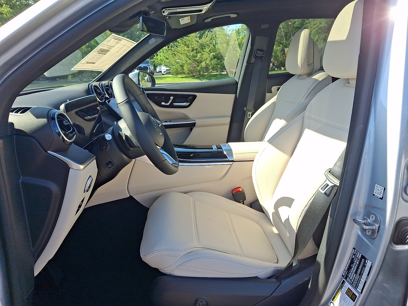 New 2027 Cirrus Silver Metallic Mercedes-Benz GLC 300 image 8