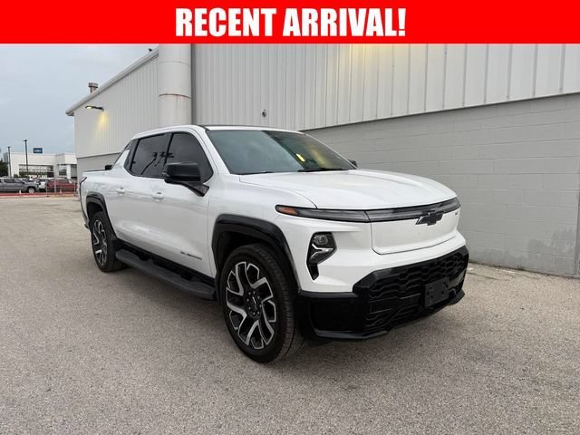2024 Chevrolet Silverado EV RST's photo