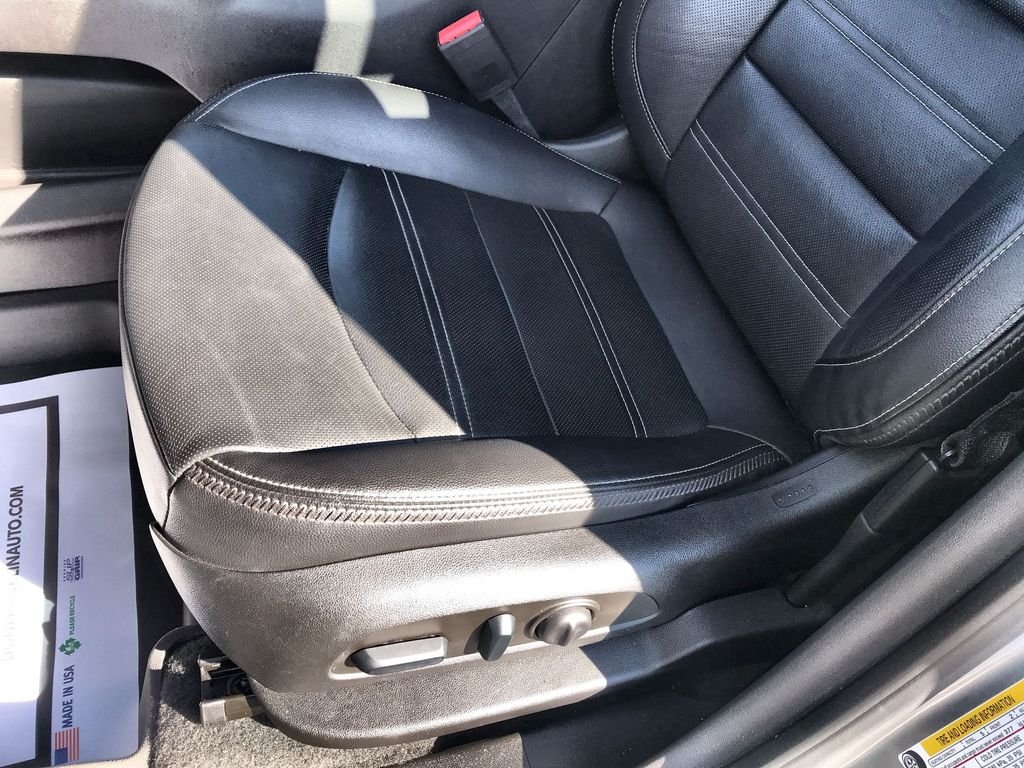 Used 2023 Silver GMC Denali image 12