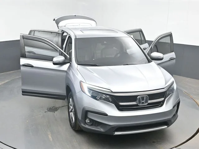 Used 2021 Silver Honda EX-L image 53