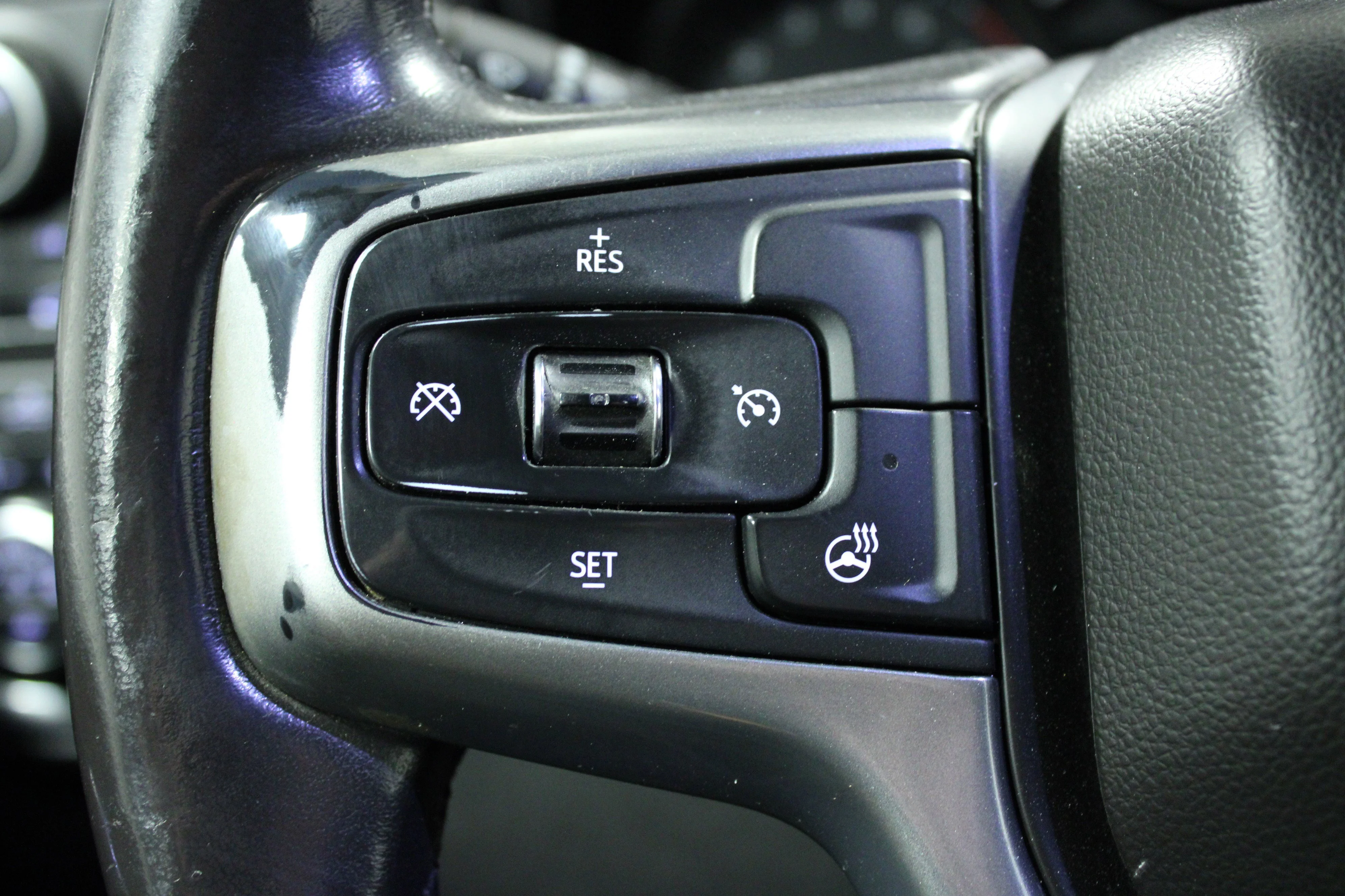 Used 2020 Shadow Gray Metallic Chevrolet LT image 20