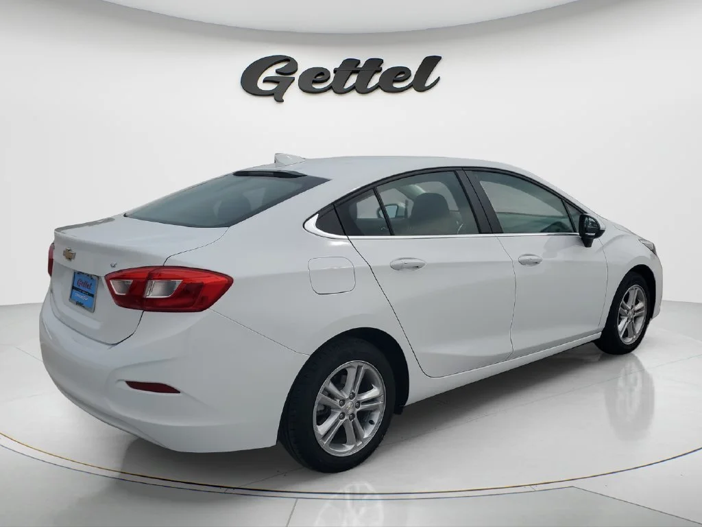 Used 2017 SUMMIT WHITE Chevrolet LT image 5
