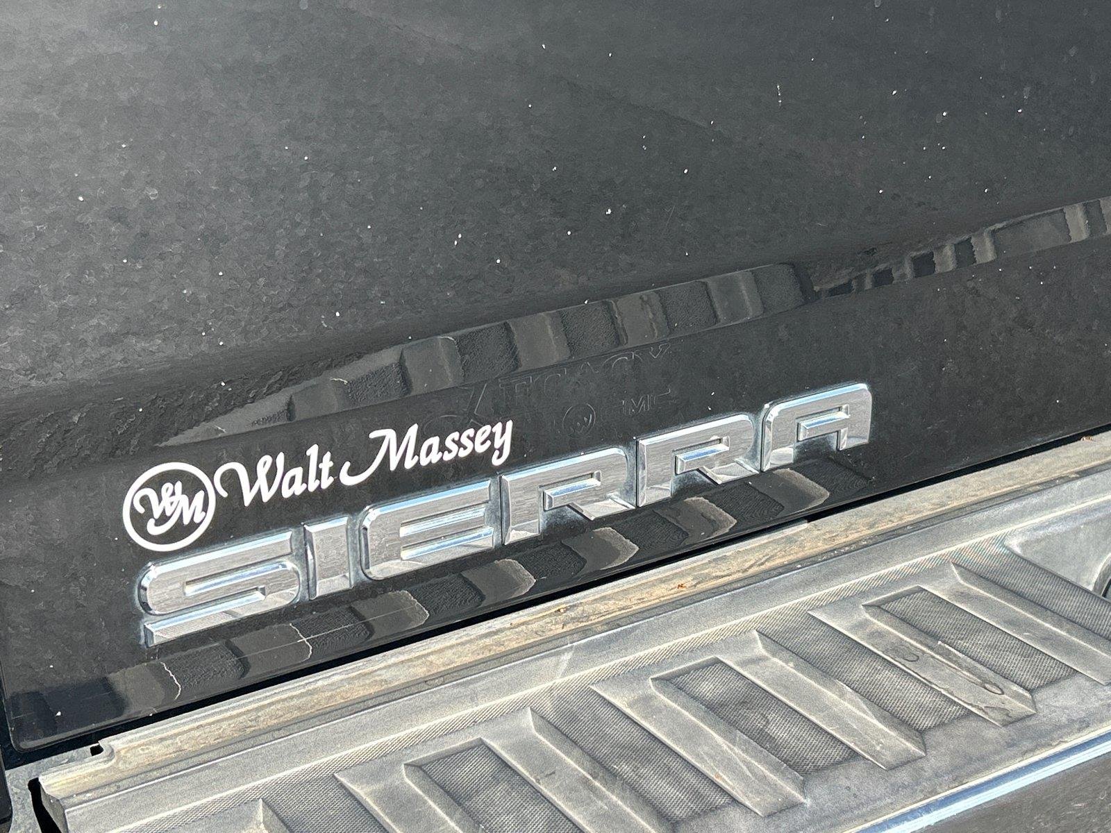 Used 2018 ONYX BLACK GMC SLT image 5