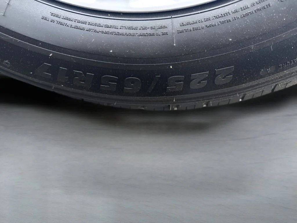Used 2018  Nissan SV image 33