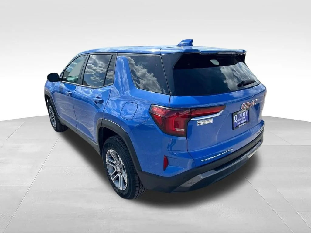 Used 2026 Rapids Metallic GMC Elevation image 7