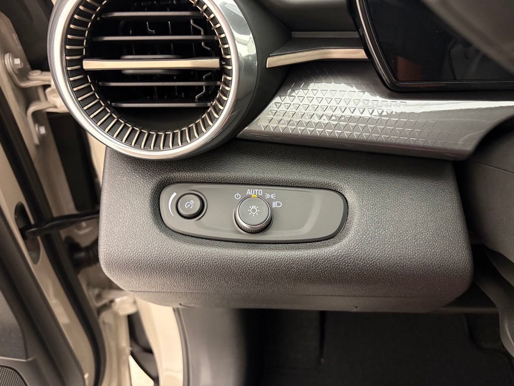 2026 Chevrolet Trax Activ - Photo 10