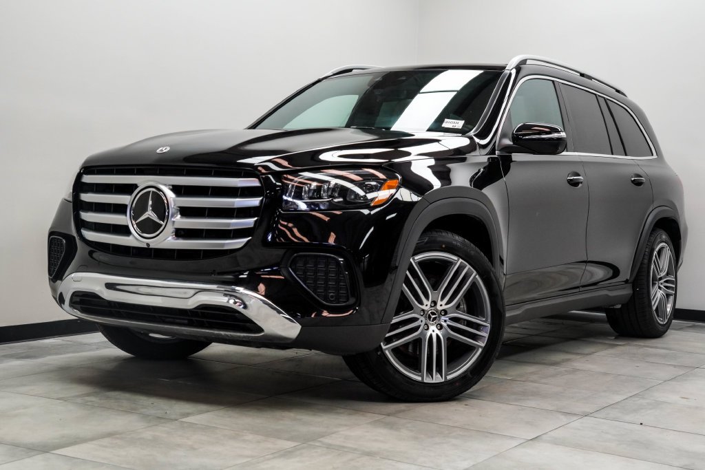 Used 2023 Black Mercedes-Benz GLB 250 image 1