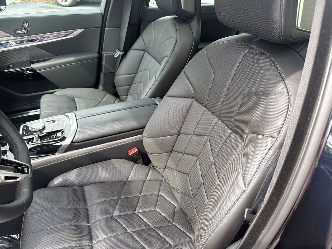 2026 BMW 7 Series 740i - Photo 10