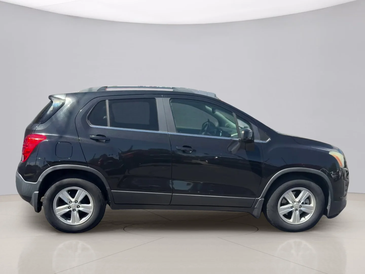 Used 2015 Black Chevrolet LT FWD image 4