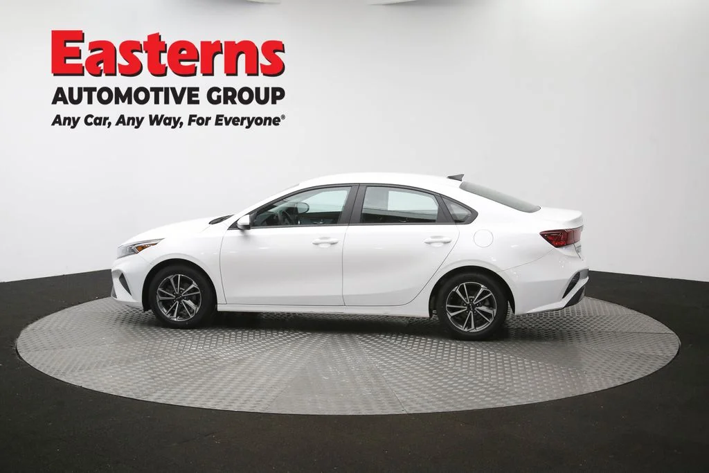Used 2023 White Kia LXS image 60