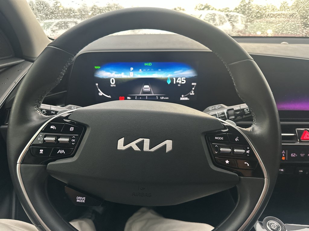 Used 2023 Cityscape Green Kia Wind image 17