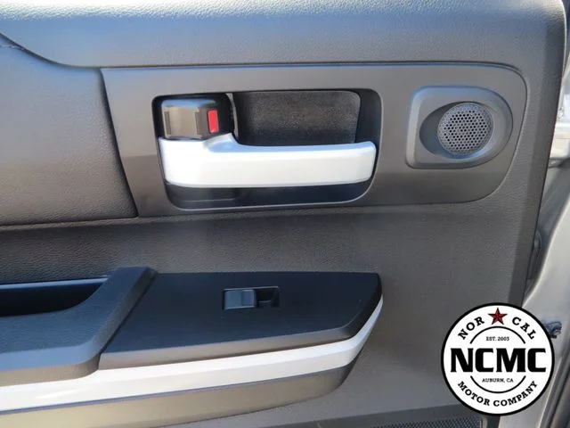 Used 2018 Silver Toyota SR5 image 43