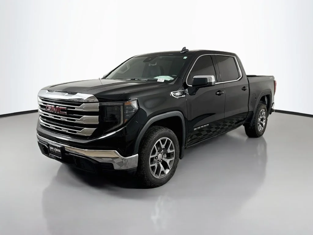 Used 2023 Black GMC SLE image 3