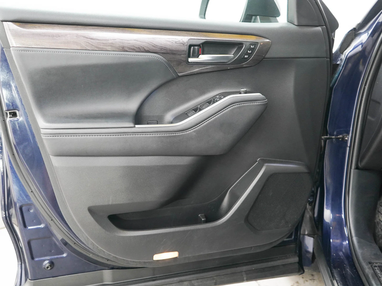 Used 2021 Blue Toyota Hybrid Platinum image 19