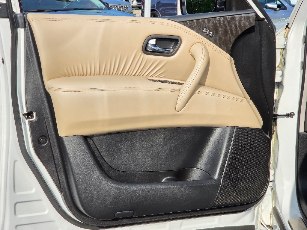 Used 2023 Aspen White TriCoat Nissan Platinum image 34