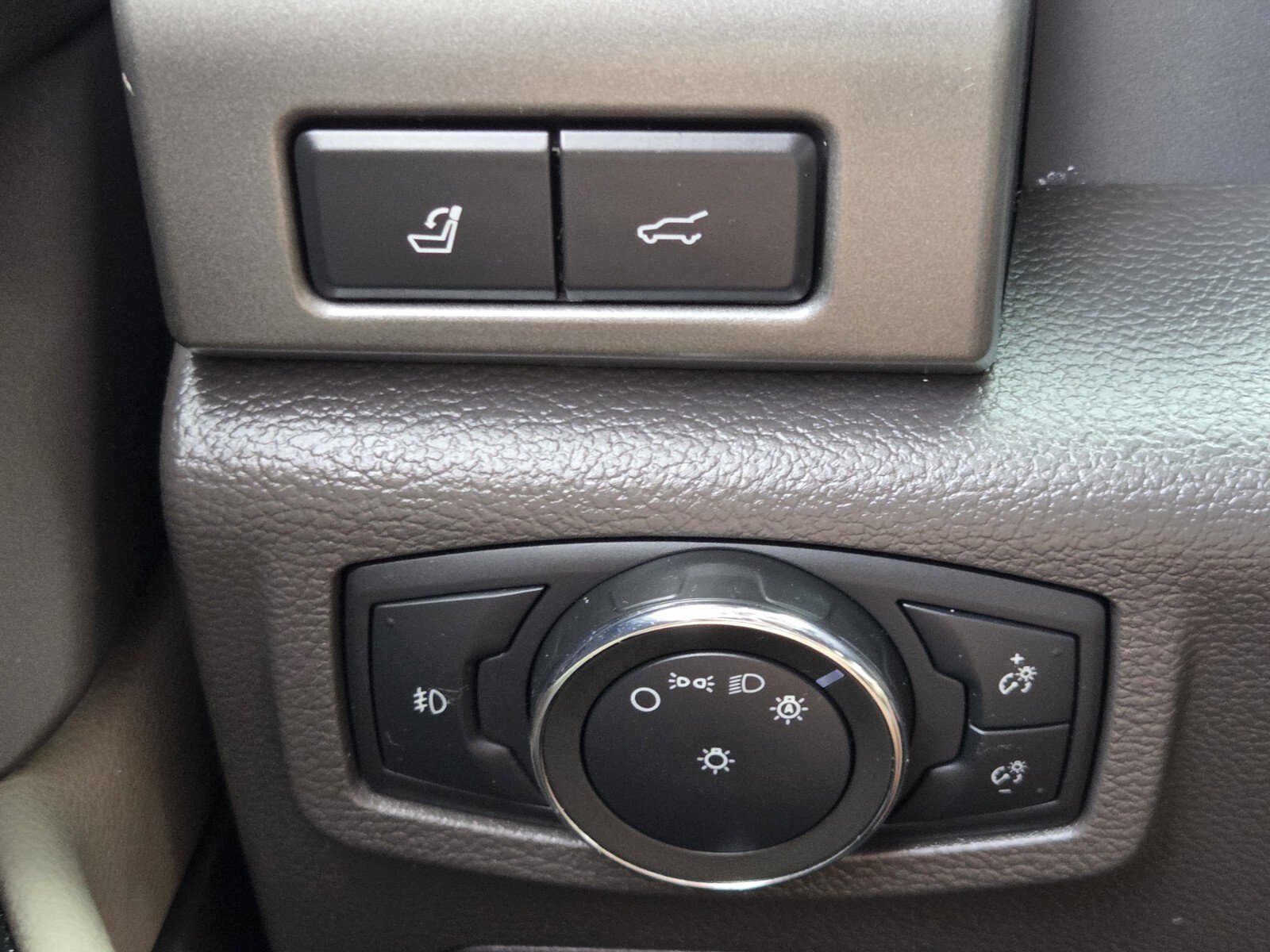 Used 2020 Oxford White Ford XLT image 22