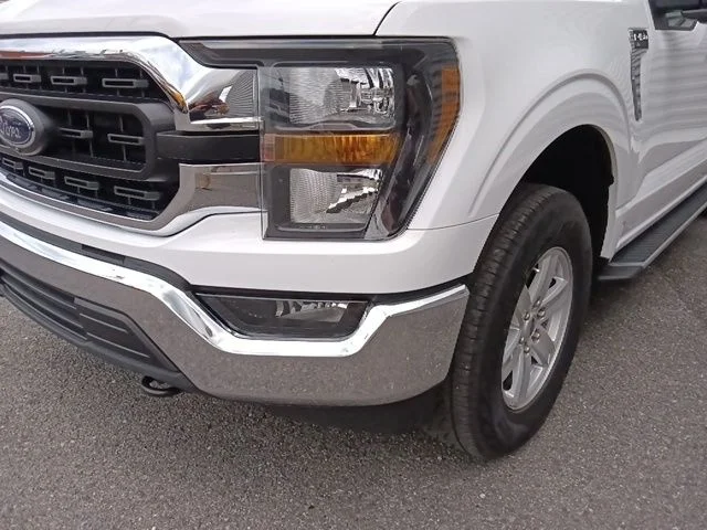 Certified Used 2023 Oxford White Ford XLT image 9