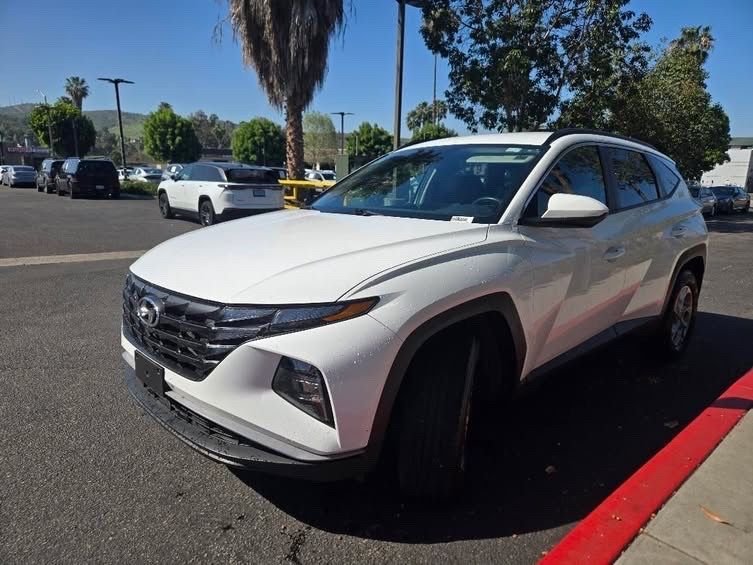 Used 2024 White Hyundai SEL image 5