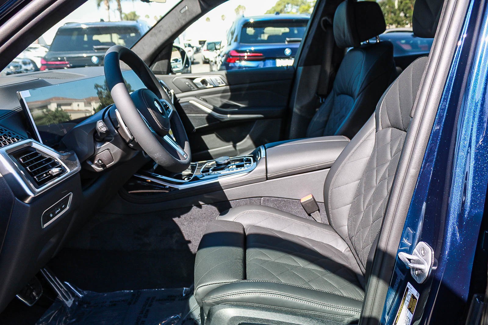 New 2027 Tanzanite Blue II Metallic BMW xDrive40i image 17
