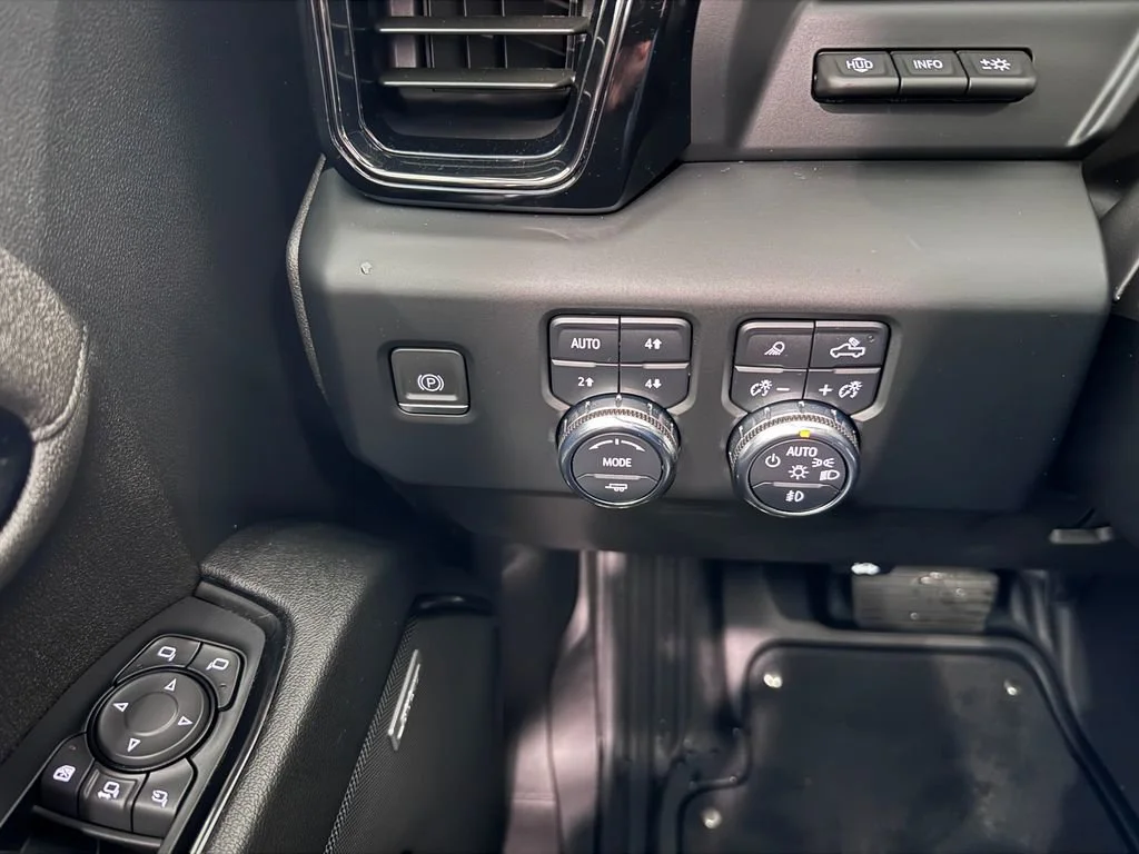 2024 GMC Sierra 2500HD AT4 - Photo 24