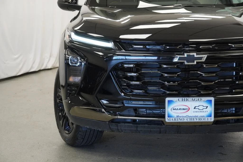 New 2026 Mosaic Black Metallic Chevrolet ACTIV image 31