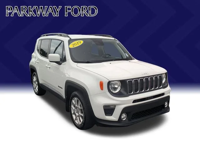 Used 2019 White Jeep Latitude image 3