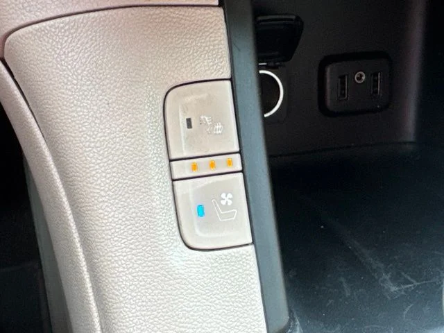 Used 2017 Red GMC Denali image 23