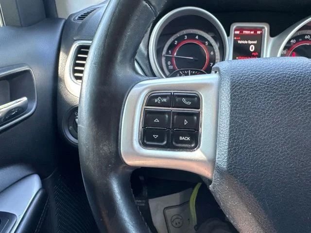 Used 2016 White Dodge Crossroad image 21