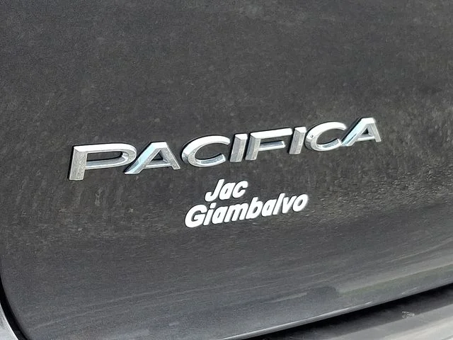Used 2022 Gray Chrysler Touring L image 31