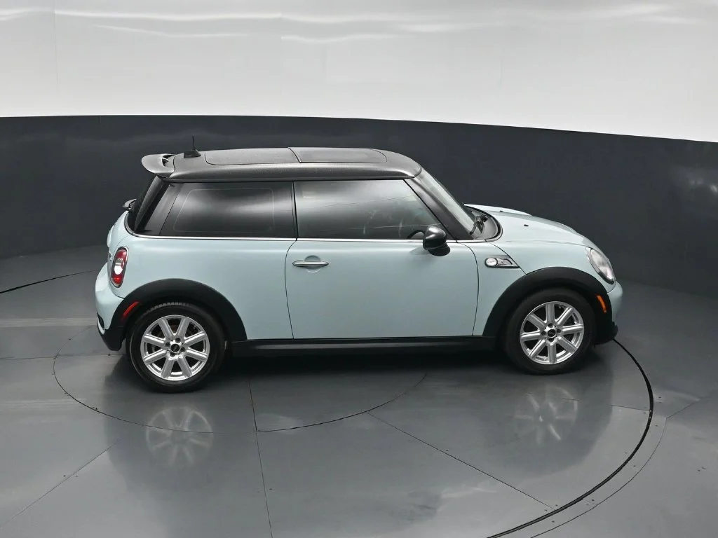 Used 2013 Blue MINI Base image 36