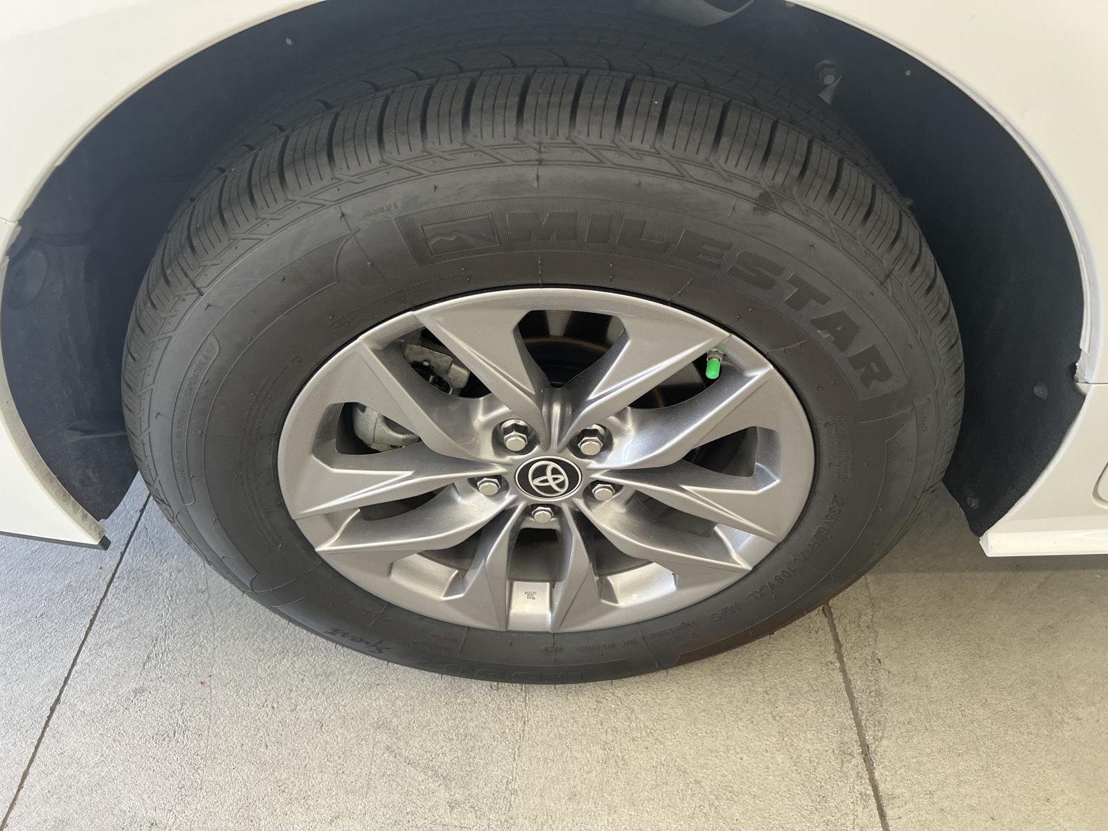 Used 2025 Ice Cap Toyota LE image 9