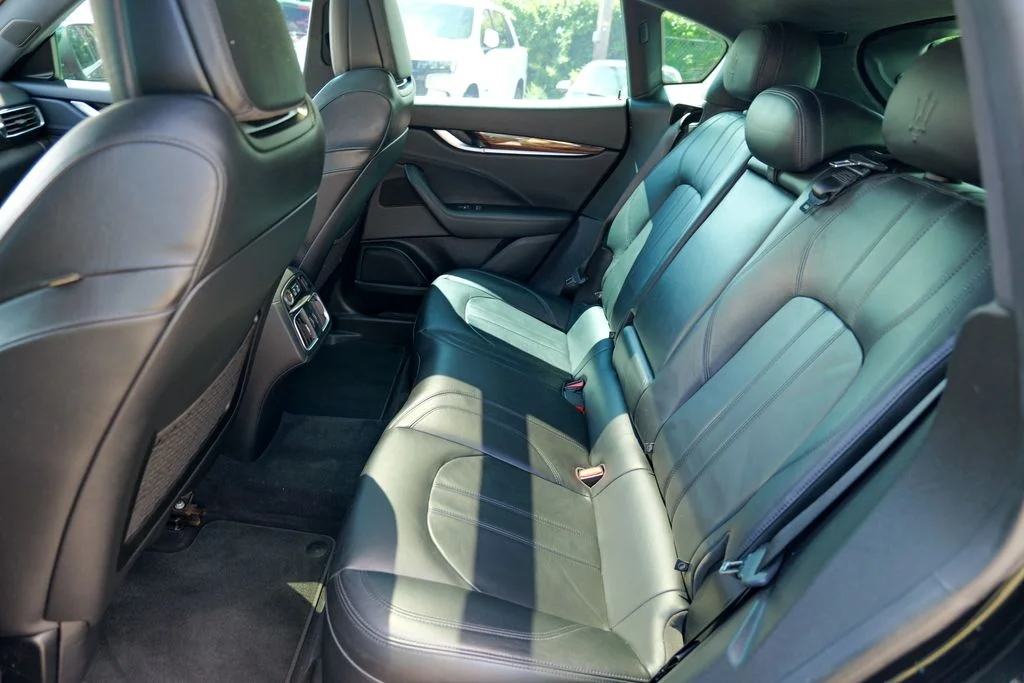Used 2017  Maserati S image 27