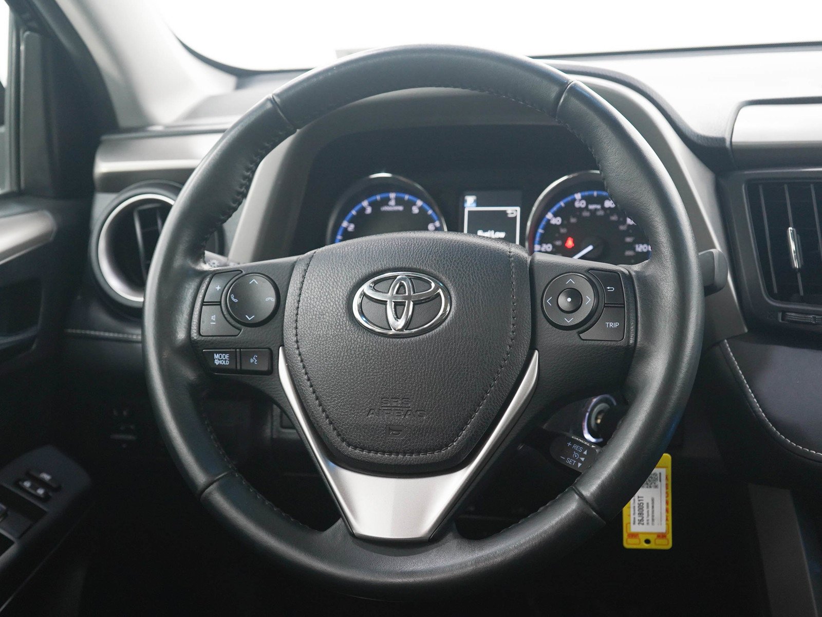 Used 2016 Black Toyota AWD 4dr XLE image 18