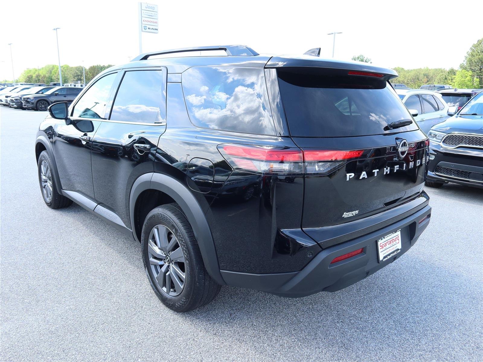 Used 2025 Super Black Nissan SV image 4