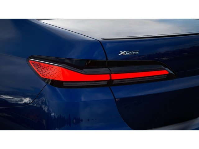 New 2026 Tanzanite Blue II Metallic BMW 740i xDrive image 8