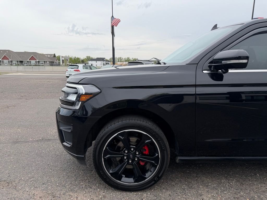Used 2022 Black Ford Limited image 10