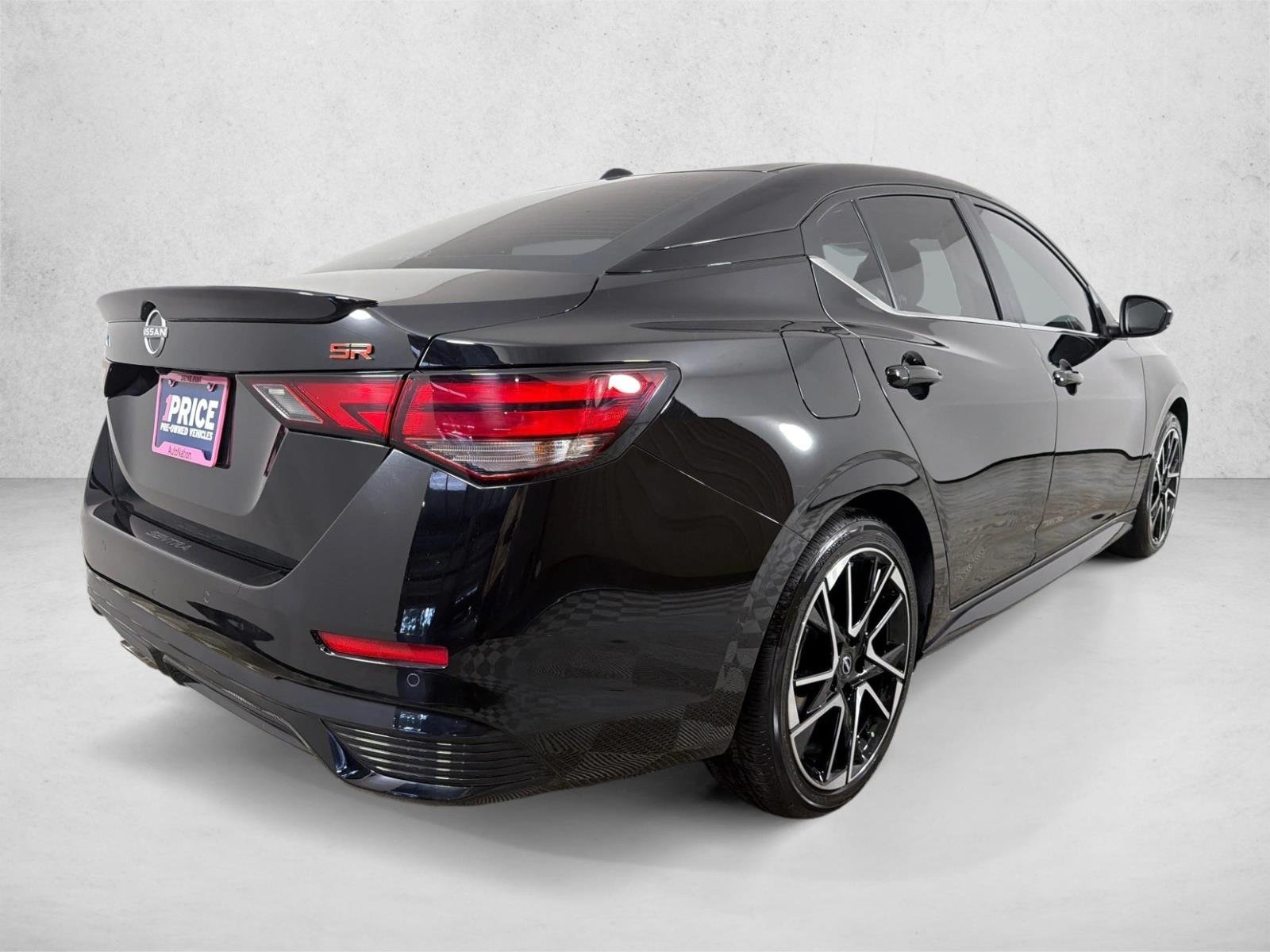 Used 2025 Super Black Nissan SR image 3