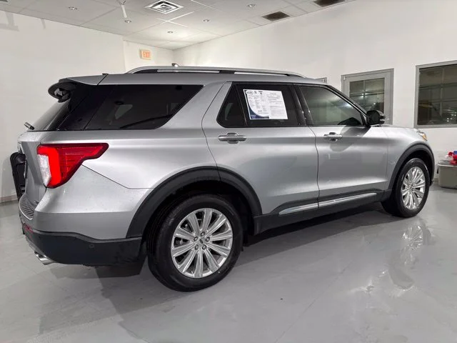 Used 2022 Silver Ford Platinum image 13