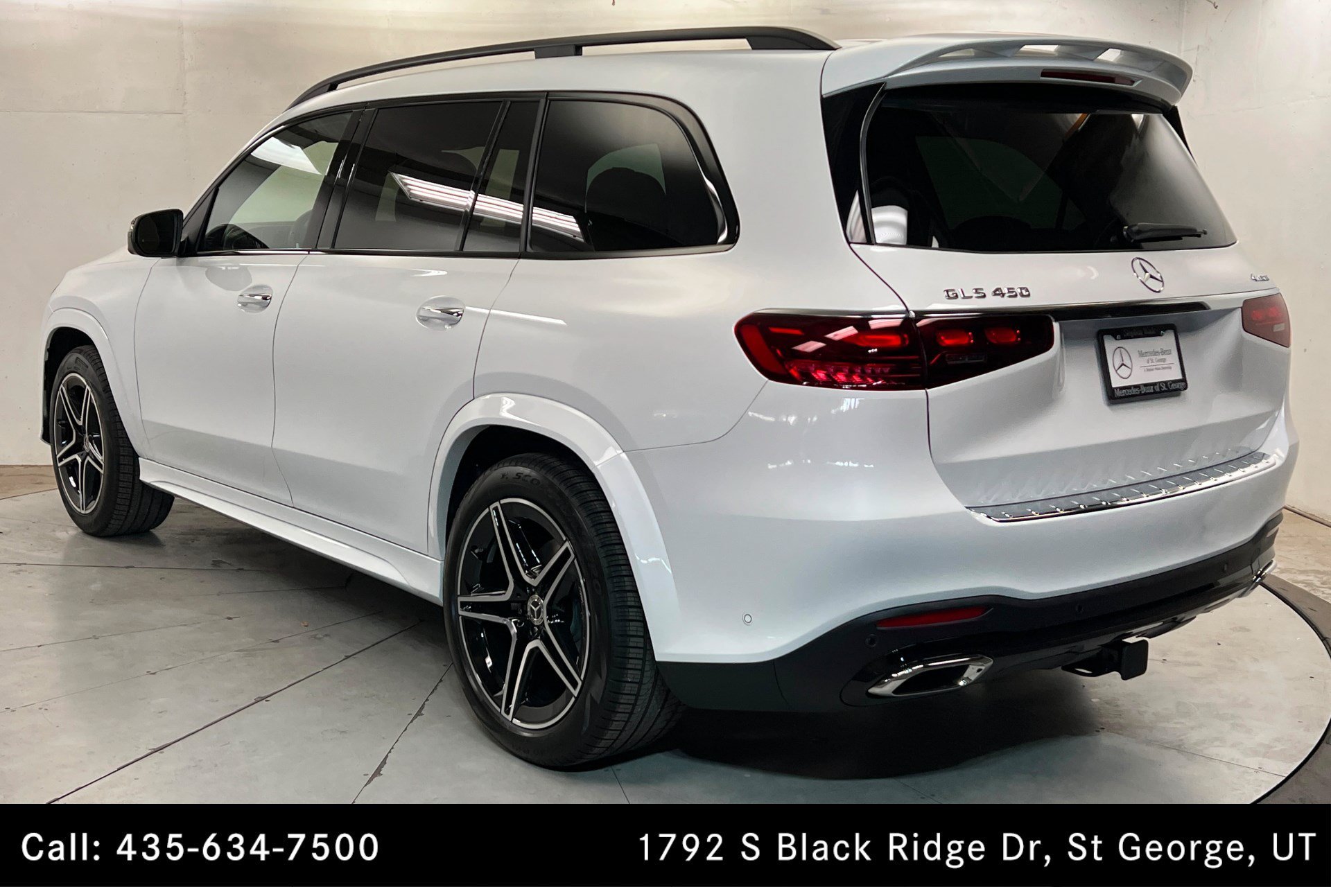 Certified Used 2026 MANUFAKTUR Moonlight White Metallic Mercedes-Benz GLS 450 image 3